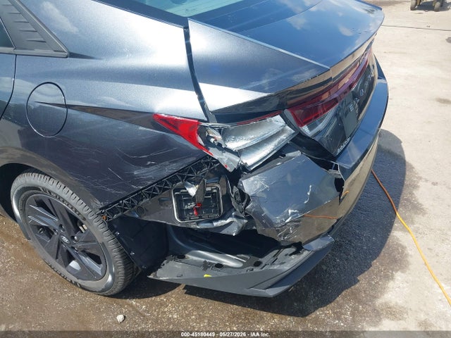 Hyundai ELANTRA Sel
