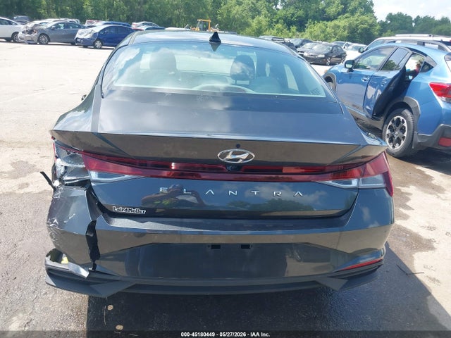 Hyundai ELANTRA Sel