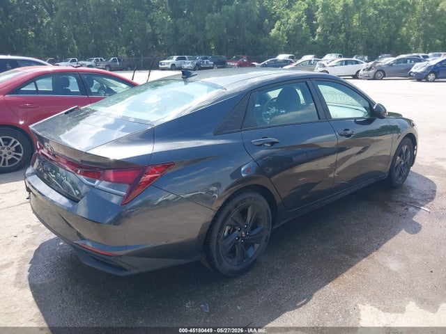 Hyundai ELANTRA Sel