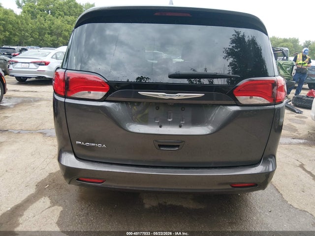 Chrysler Pacifica Touring