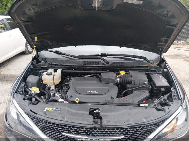 Chrysler Pacifica Touring