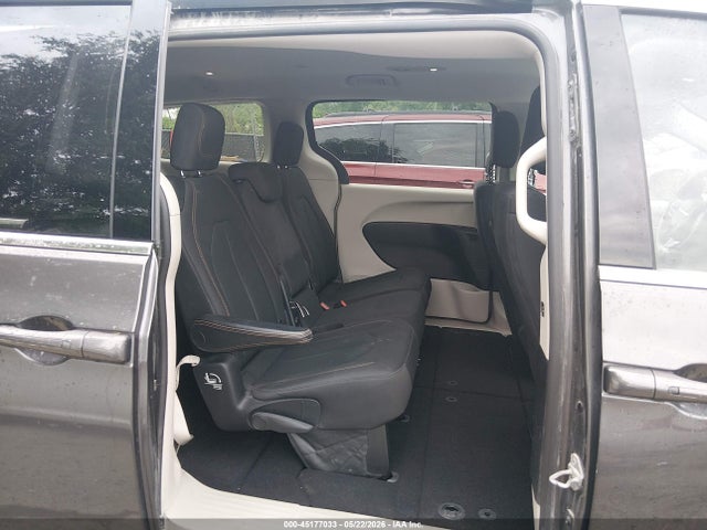 Chrysler Pacifica Touring