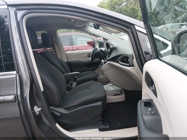 Chrysler Pacifica Touring
