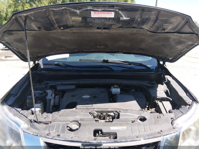 Nissan Pathfinder S