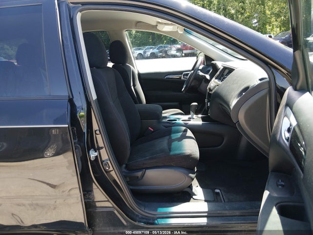 Nissan Pathfinder S