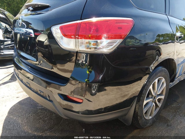 Nissan Pathfinder S
