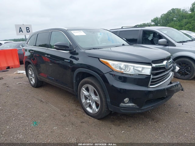 Salvage Toyota Highlander Image