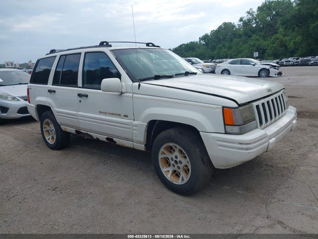 Salvage Jeep Grand Cherokee Image