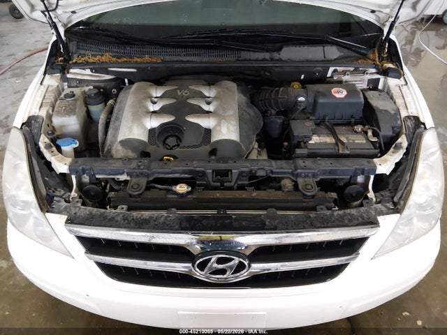 Hyundai Entourage