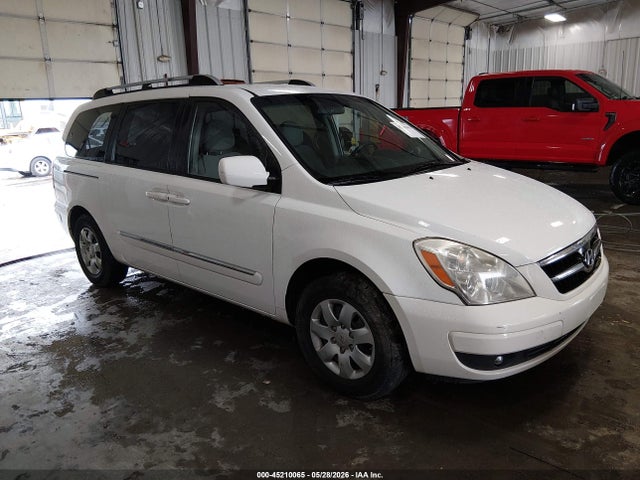 Salvage Hyundai Entourage Image