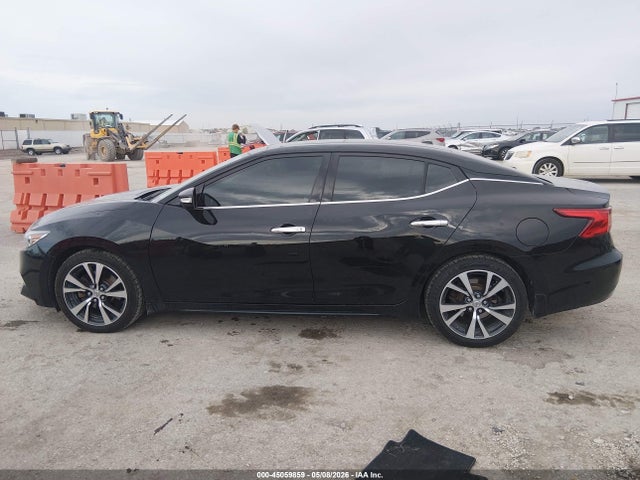 Nissan Maxima