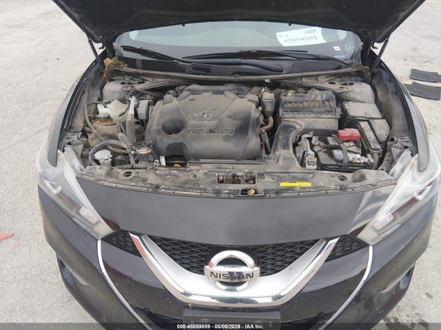 Nissan Maxima