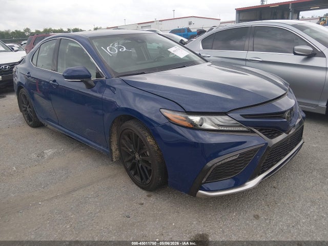 Salvage Toyota Camry Image