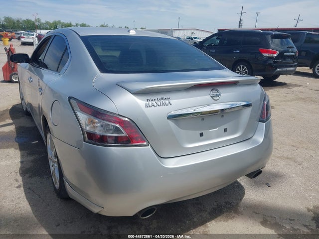 Nissan Maxima