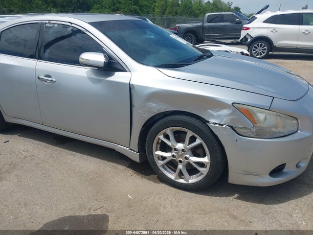 Nissan Maxima