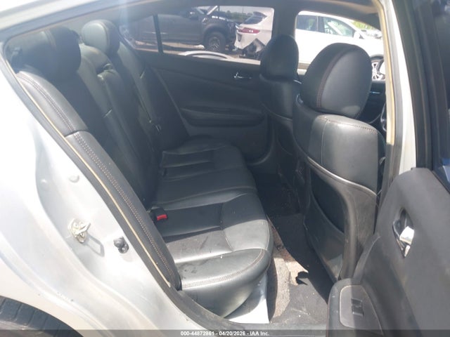 Nissan Maxima