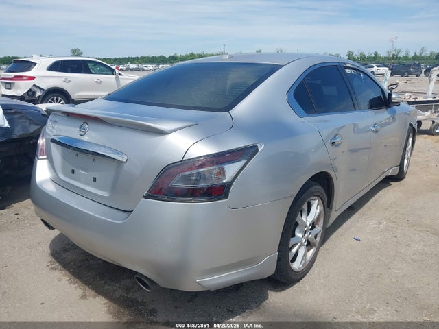 Nissan Maxima