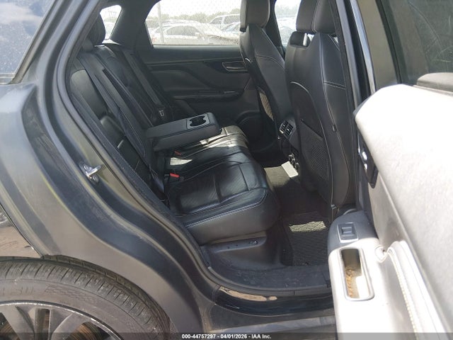 Jaguar F-PACE S