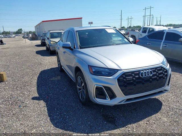 Salvage Audi Q5 Image