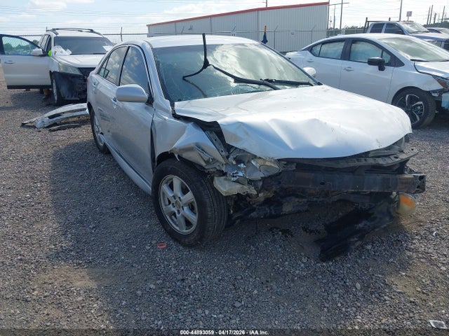 Salvage Toyota Camry Image