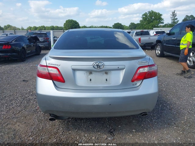 Toyota Camry Le V6