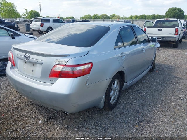 Toyota Camry Le V6