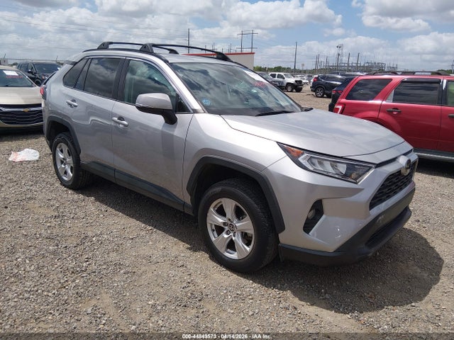 Salvage Toyota RAV4 Image