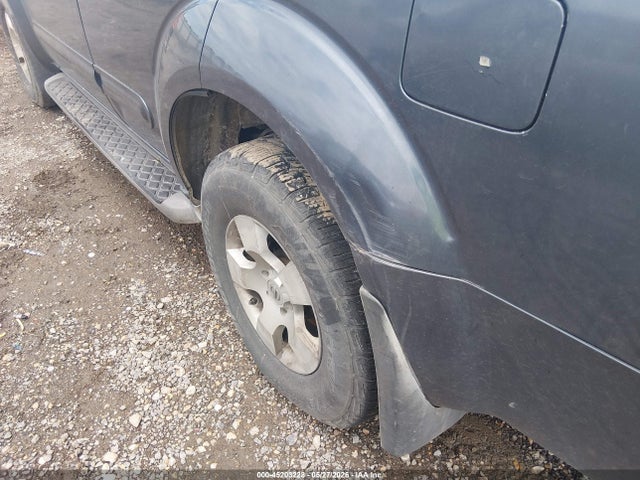 Nissan Pathfinder Xe