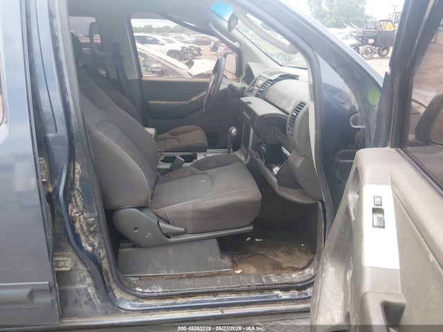 Nissan Pathfinder Xe