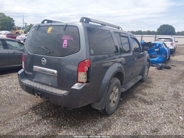 Nissan Pathfinder Xe