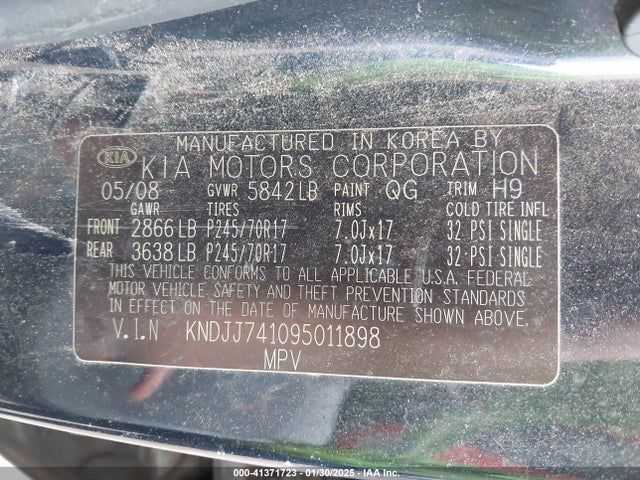 Kia Borrego Lx