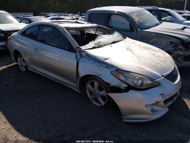 Salvage Toyota Camry Image