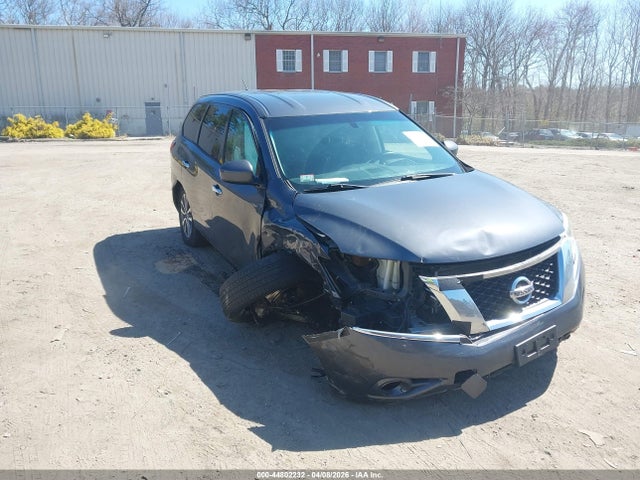 Salvage Nissan Pathfinder Image