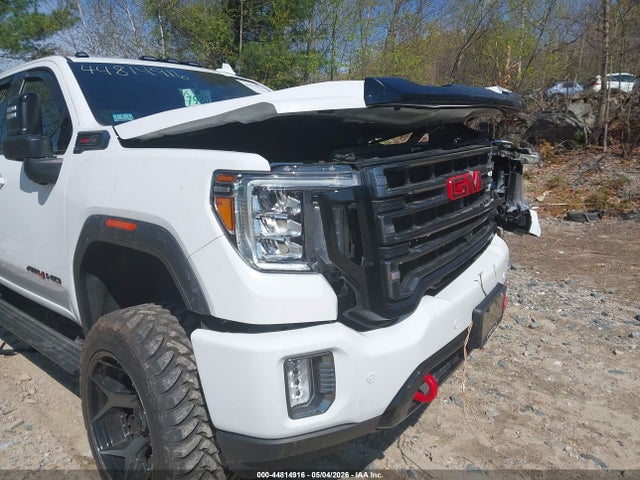 General Motors Sierra 2500HD 4wd  Standard Bed At4