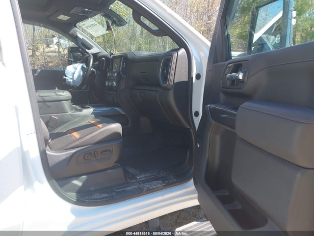 General Motors Sierra 2500HD 4wd  Standard Bed At4