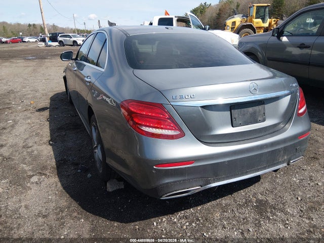 Mercedes-Benz E-Class 4matic