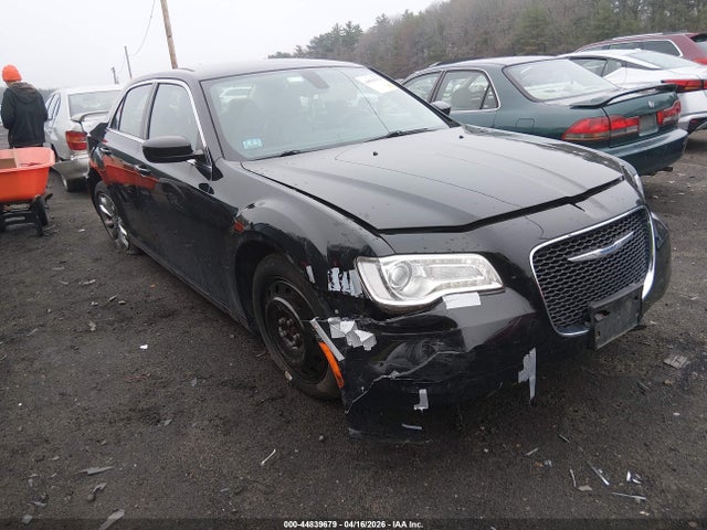 Salvage Chrysler 300 Image