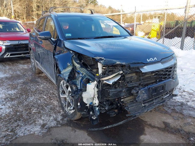 Salvage Kia Sportage Image