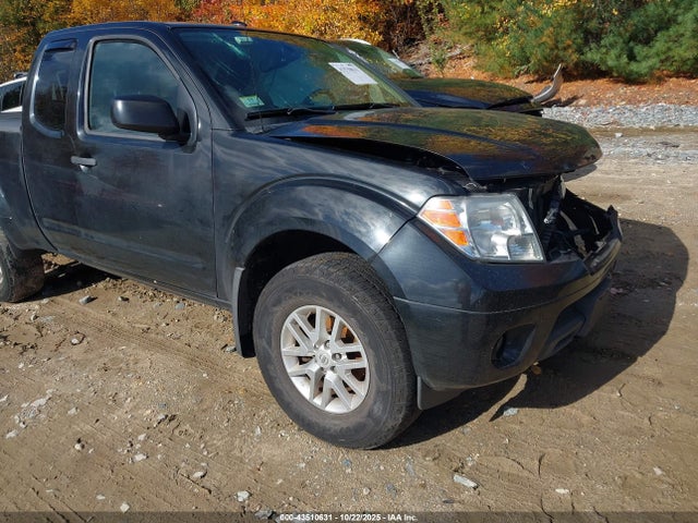 Salvage Nissan Frontier Image