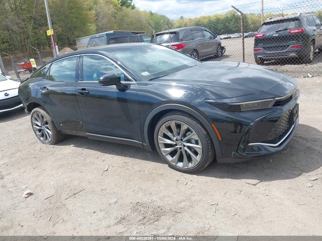 Salvage Toyota Crown Image