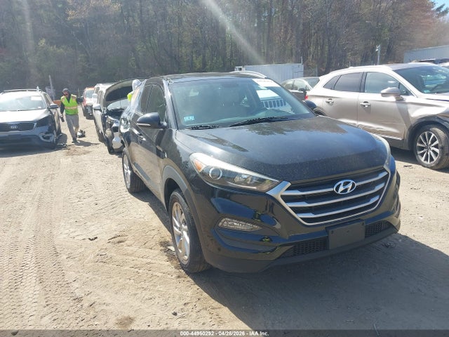 Salvage Hyundai TUCSON Image