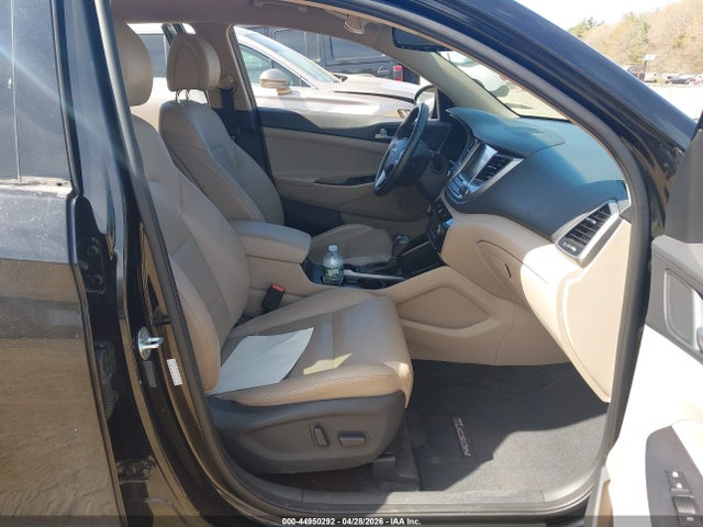 Hyundai TUCSON Se Plus
