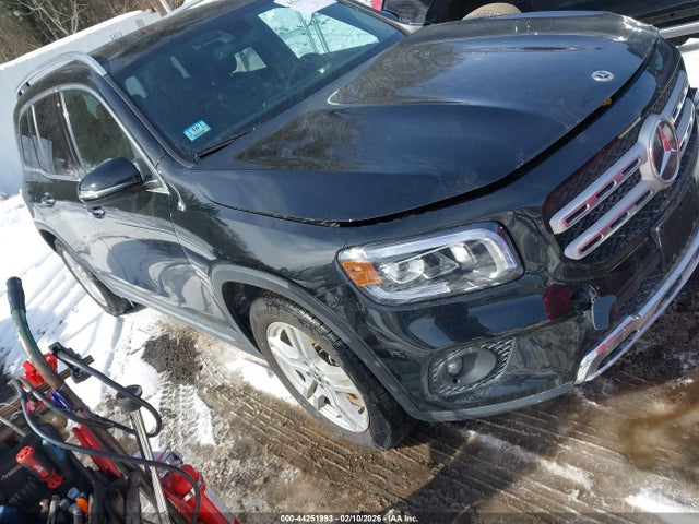 Salvage Mercedes-Benz GLB Image