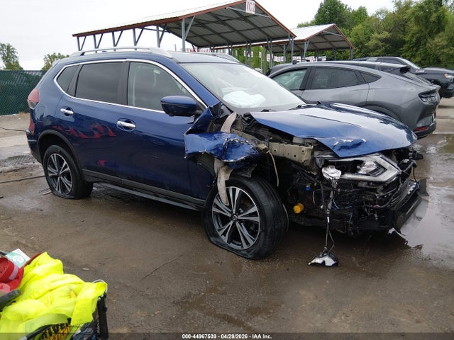 Salvage Nissan Rogue Image