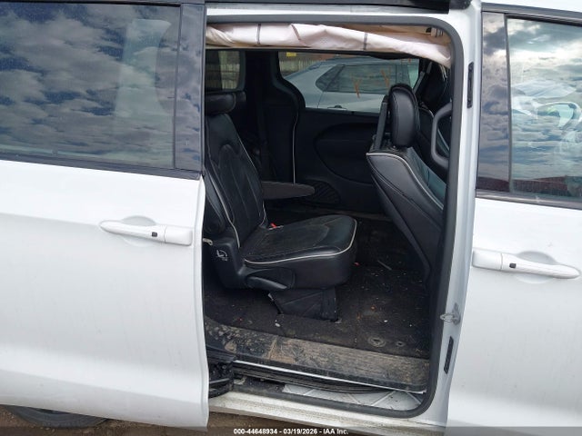 Chrysler Pacifica Limited