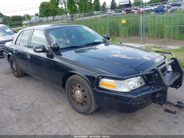 Salvage Ford Crown Victoria Image