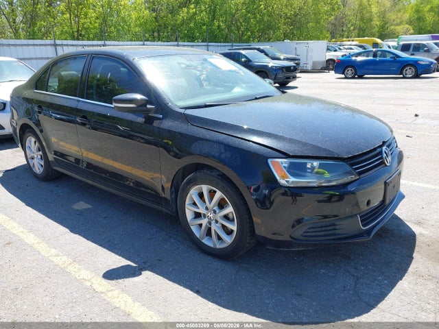 Salvage Volkswagen Jetta Image
