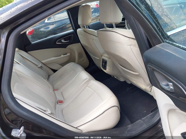 Chrysler 200 C