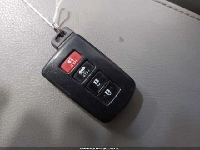 Toyota Camry Xle V6