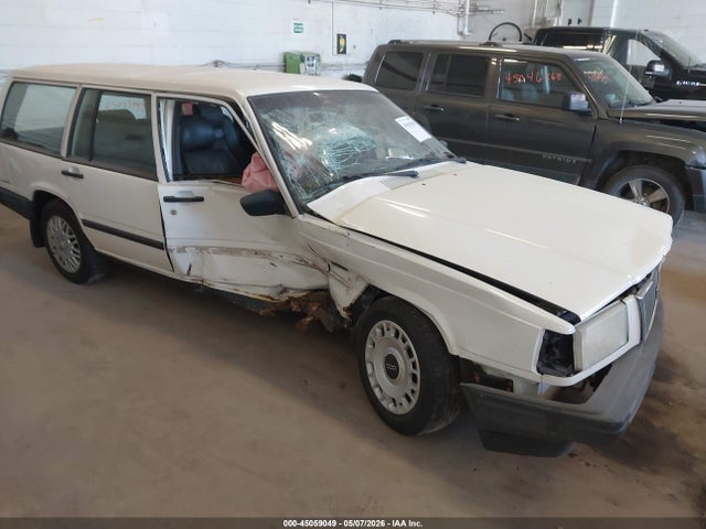 Salvage Volvo 940 Image